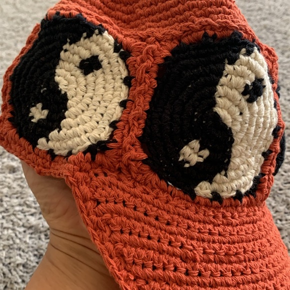 Urban Outfitters crochet yin Yang hat orange - Picture 3 of 5